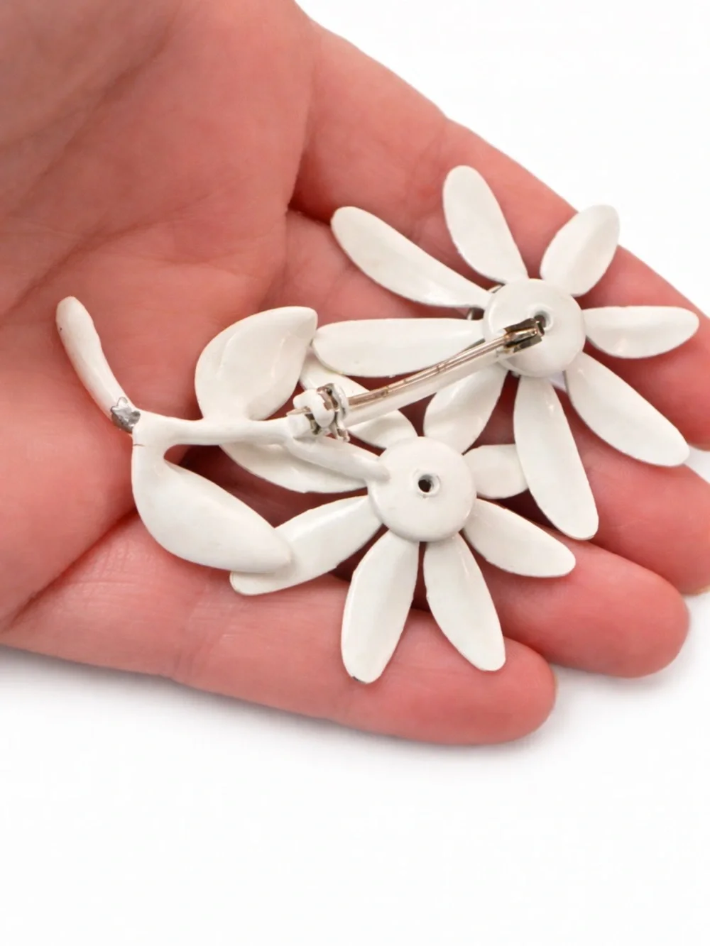 Vintage‎ White Enamel Double Daisy Brooch Mid Century Cottagecore Floral Pin